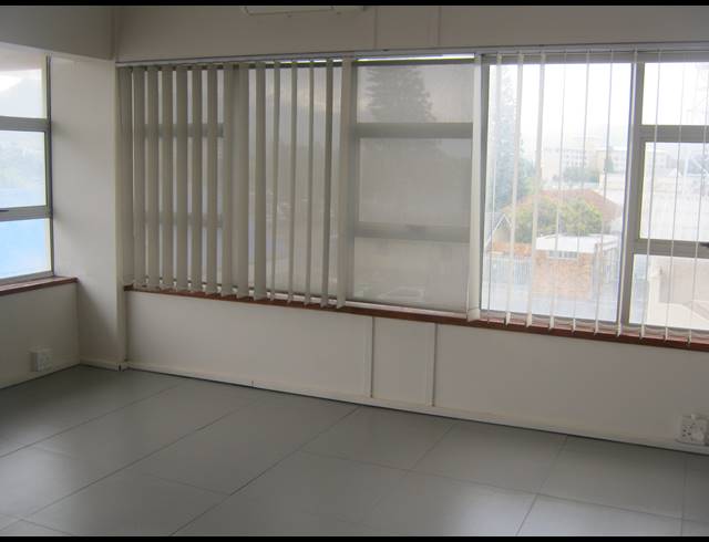 90M² OFFICE TO LET IN STRAND CENTRAL